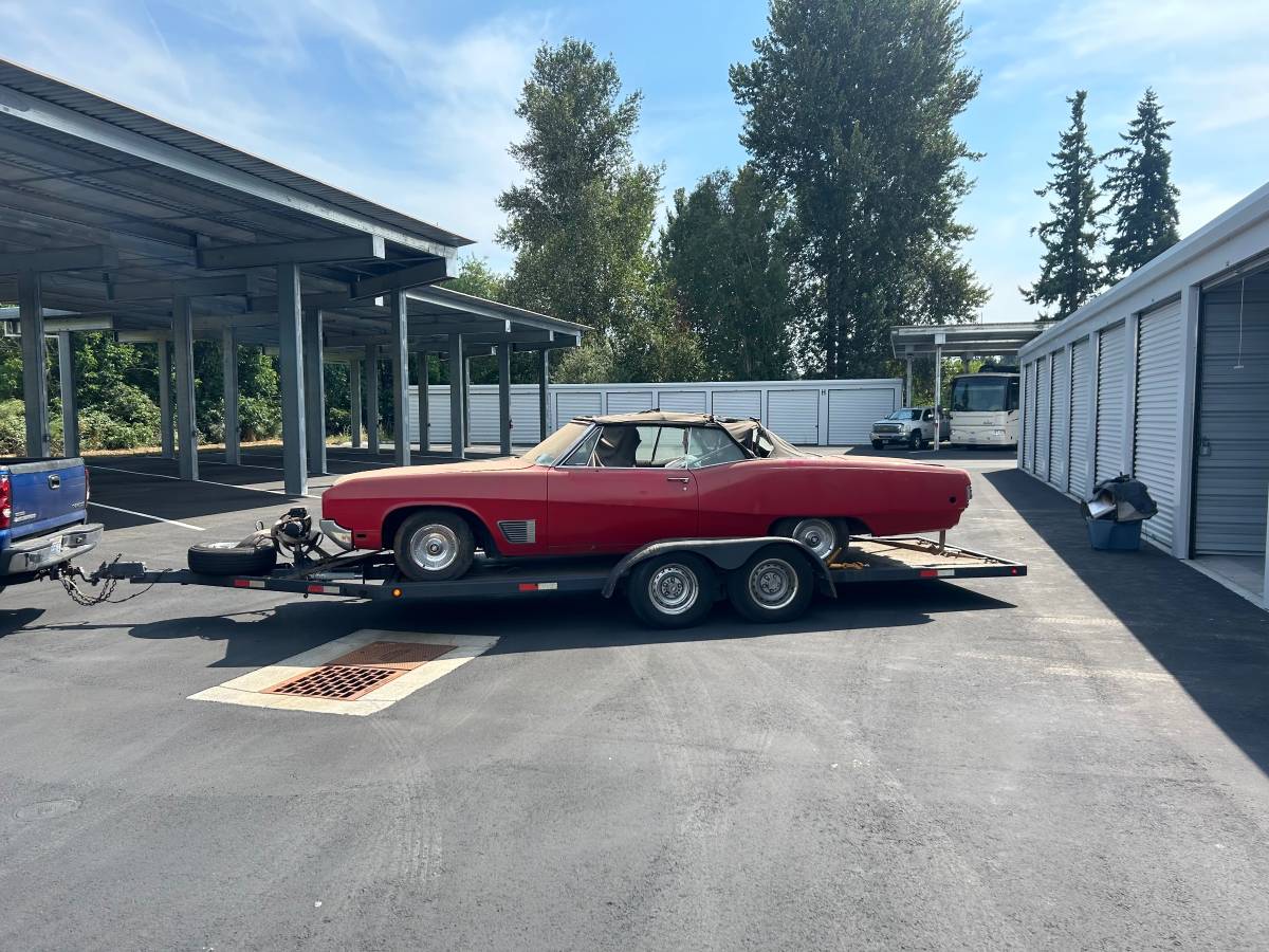 Buick-wildcat-custom-convertible-1968-red-1