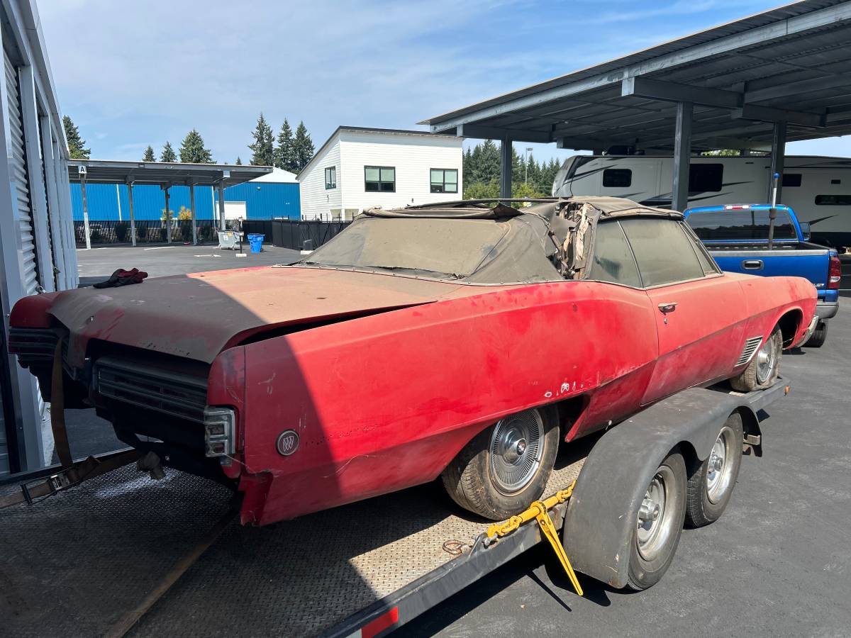 Buick-wildcat-custom-convertible-1968-red-4