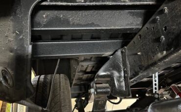 C10-2wd-1980-black-6