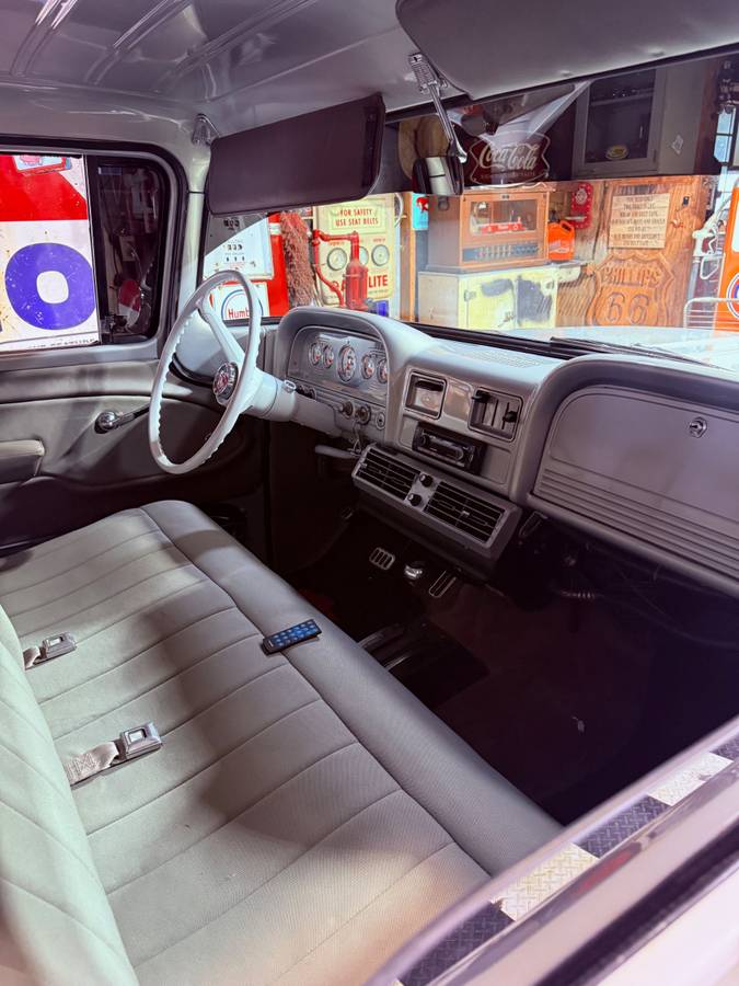 C10-truck-1962-silver-1