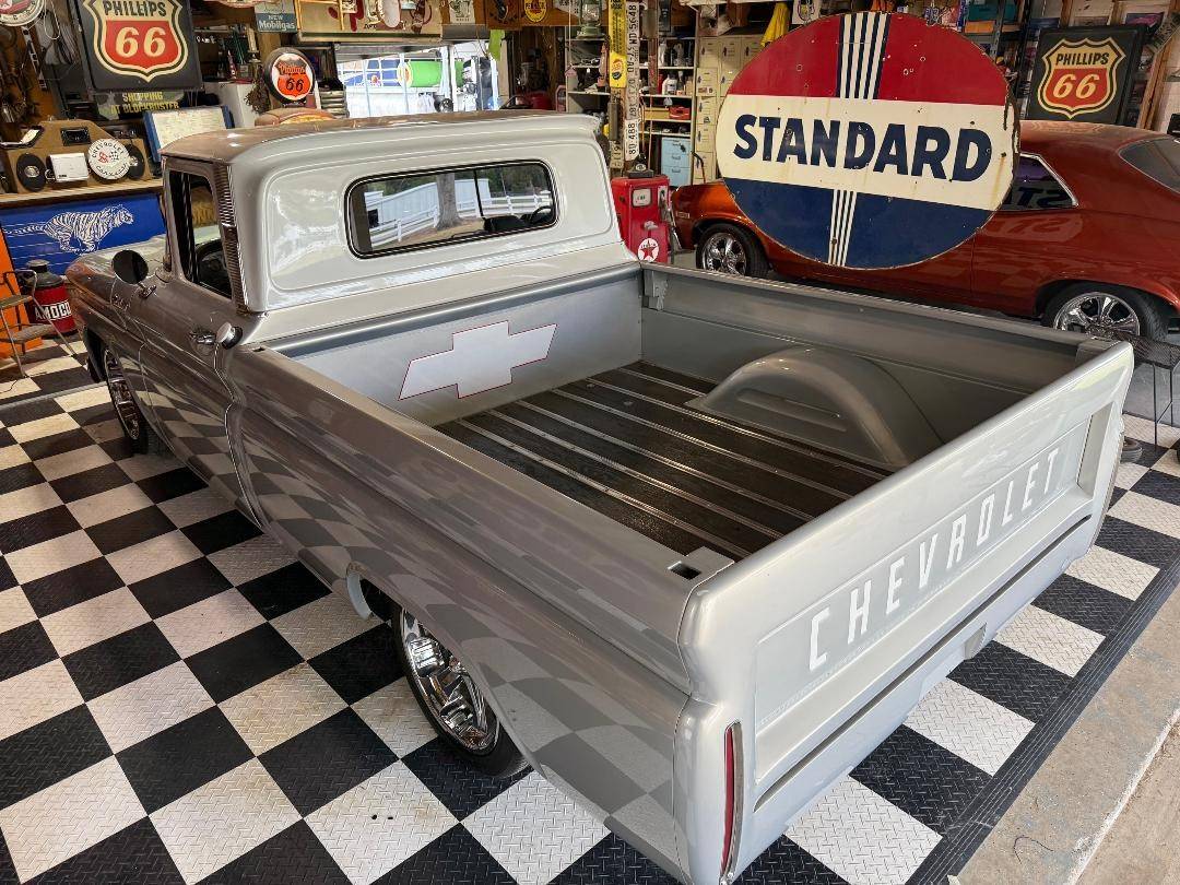 C10-truck-1962-silver-4