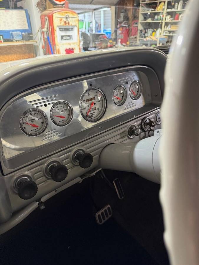C10-truck-1962-silver-5