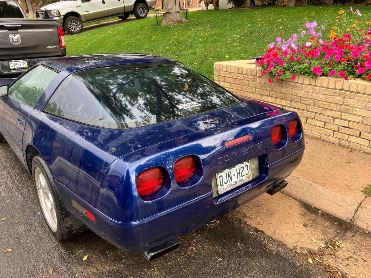 C4-corvette-coupe-1994-blue-9