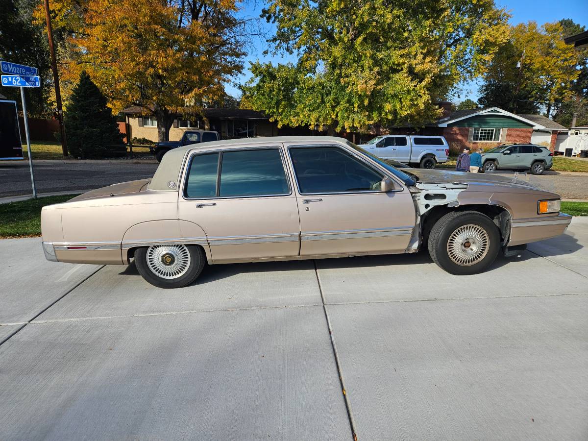 Cadilac-60-special-1993-brown-1