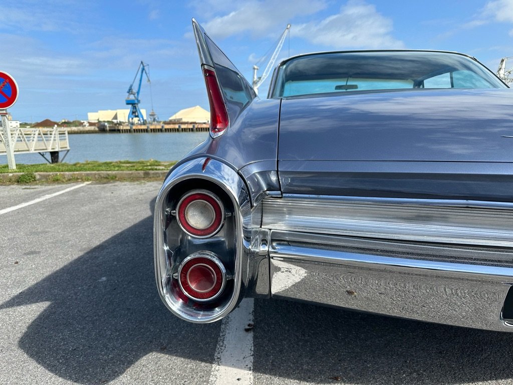 Cadillac 0
