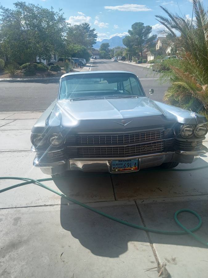 Cadillac-1963-blue-1