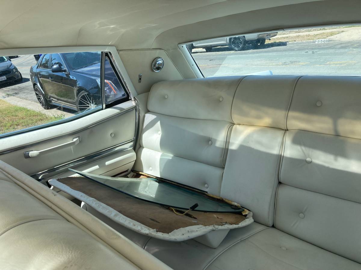 Cadillac-1967-white-4