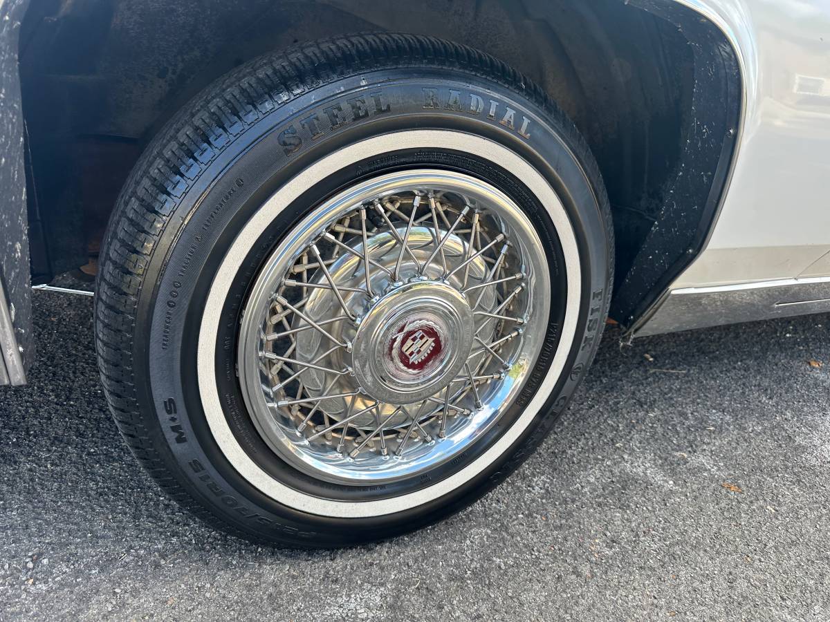 Cadillac-1988-white-10