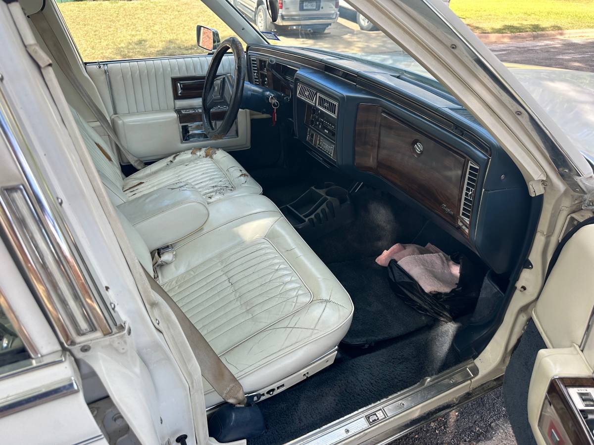 Cadillac-1988-white-2