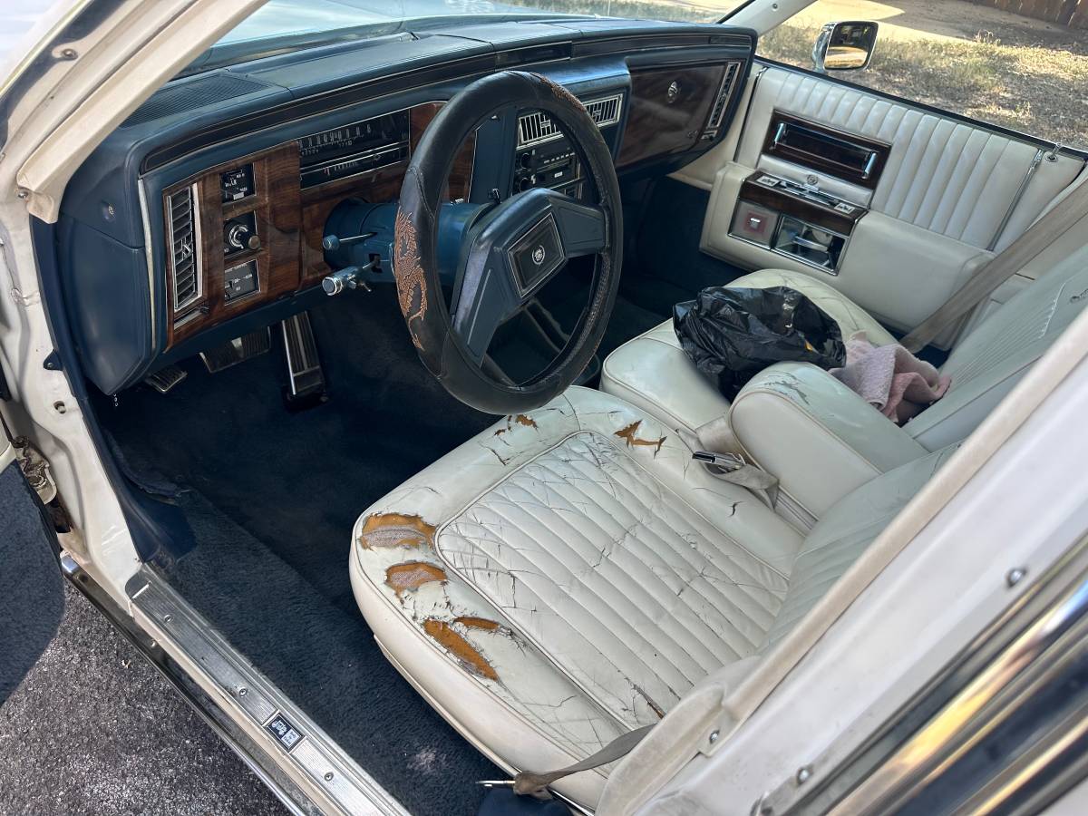 Cadillac-1988-white-5
