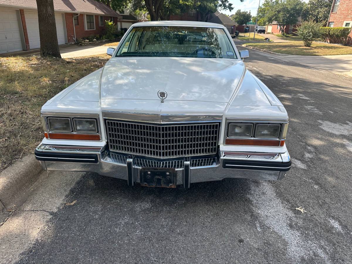 Cadillac-1988-white-8