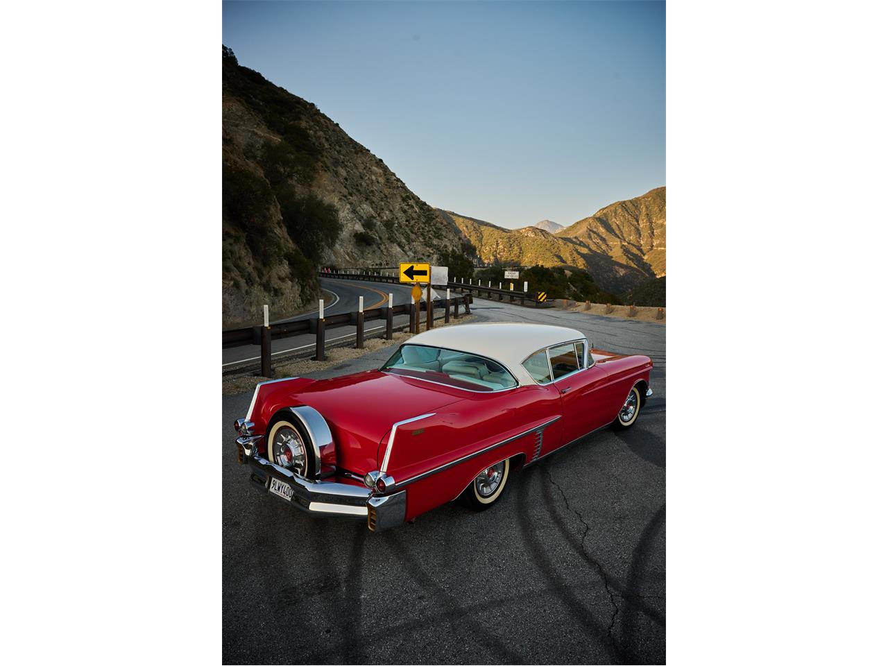 Cadillac-2-dr-coupe-1957-Red-Red-12