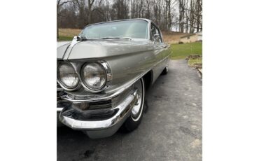 Cadillac-2-dr-sedan-1963-Silver-Green-11