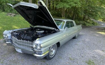 Cadillac-2-dr-sedan-1963-Silver-Green-5