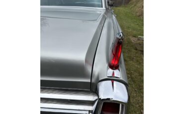 Cadillac-2-dr-sedan-1963-Silver-Green-6