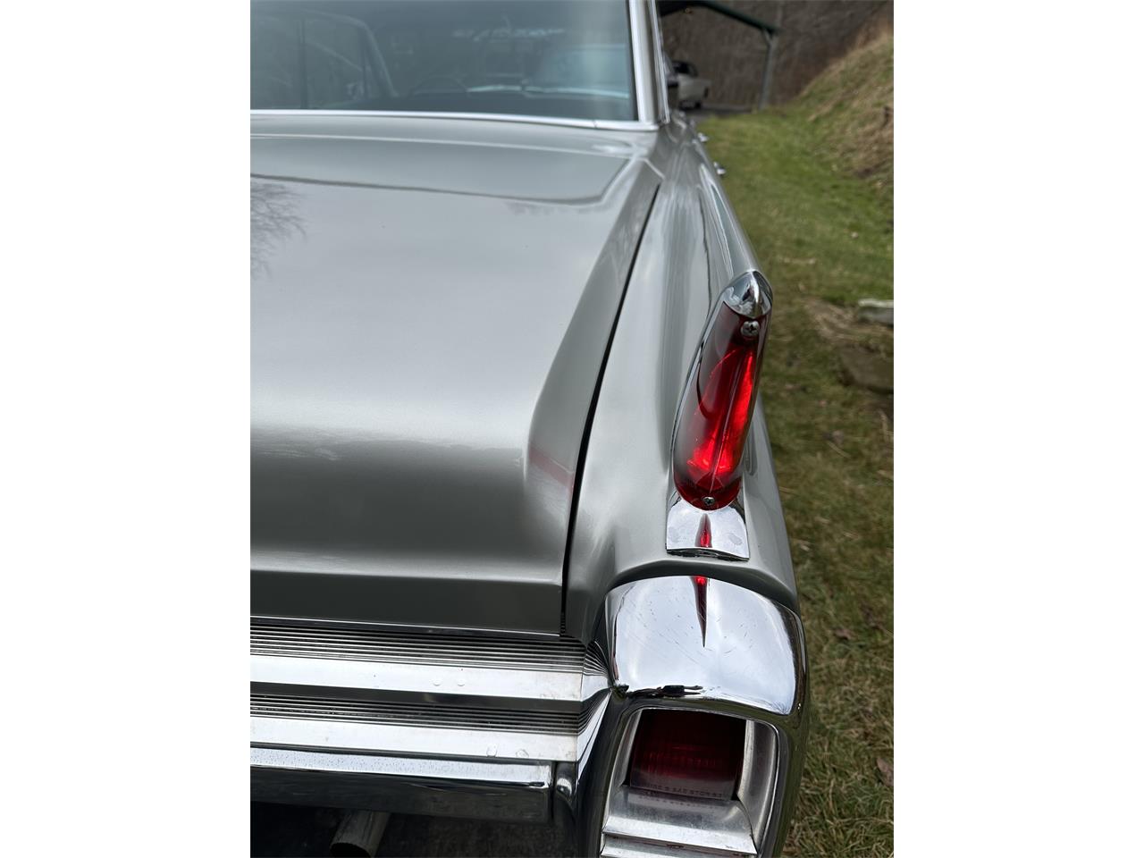 Cadillac-2-dr-sedan-1963-Silver-Green-6