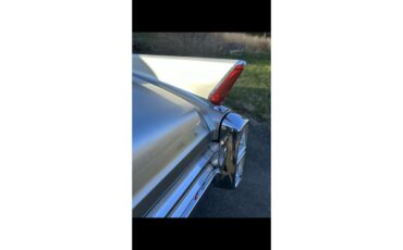 Cadillac-2-dr-sedan-1963-Silver-Green-7