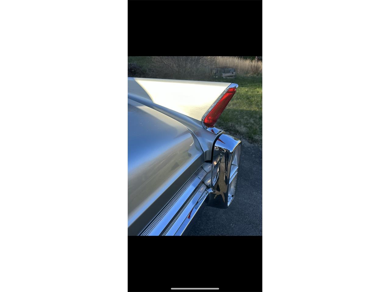 Cadillac-2-dr-sedan-1963-Silver-Green-7