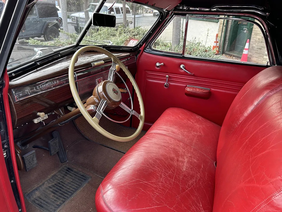 Cadillac-61-1939-14
