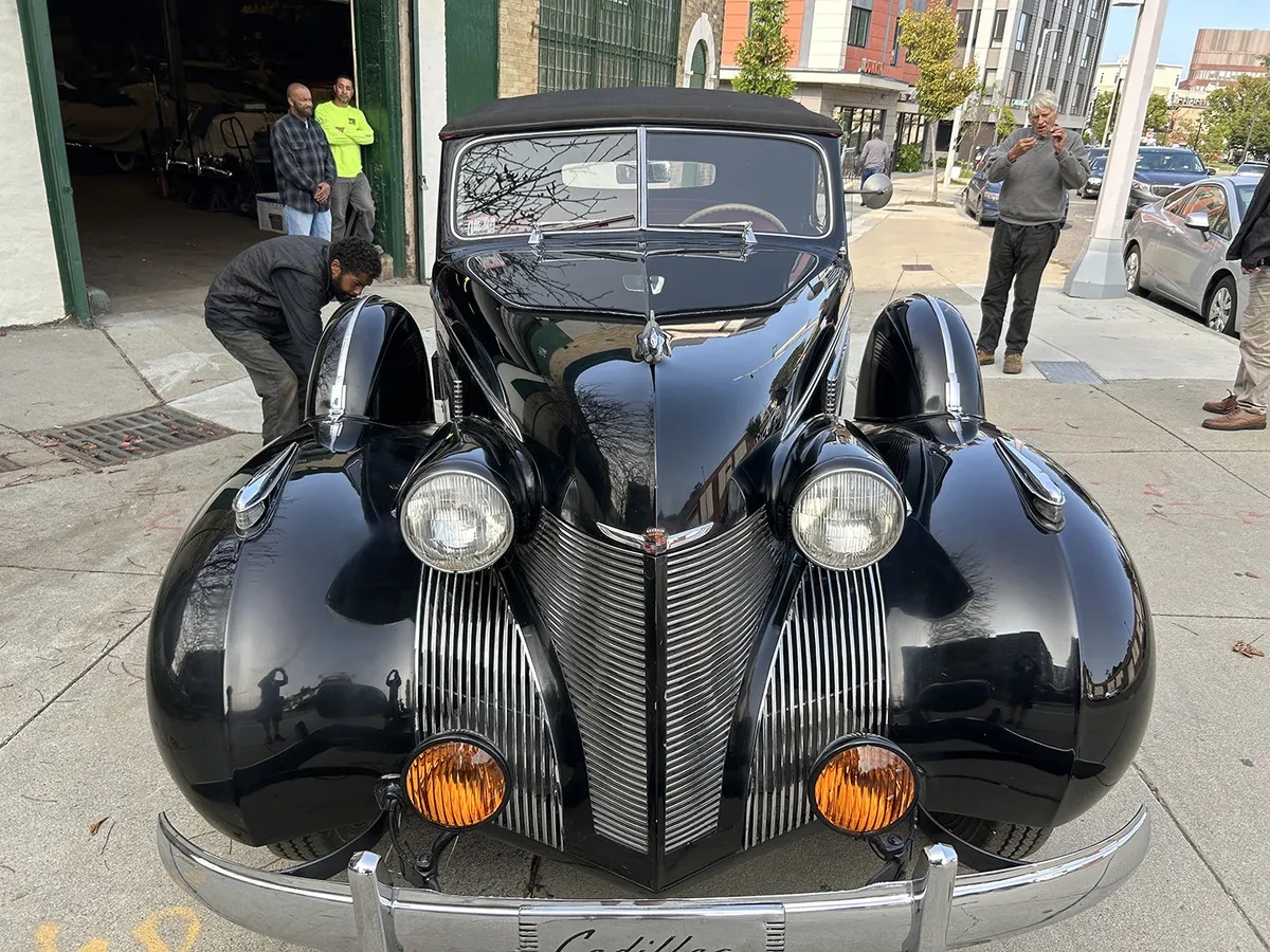 Cadillac-61-1939-3