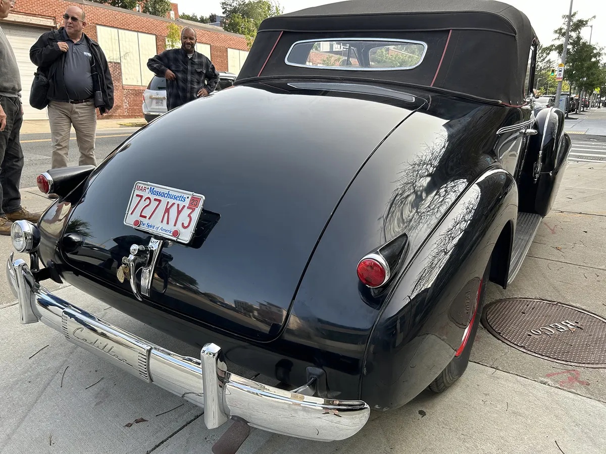 Cadillac-61-1939-5