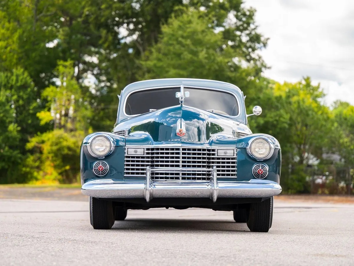 Cadillac-61-1941-Crystal-Blue-And-Oceano-Blue-Blue-11