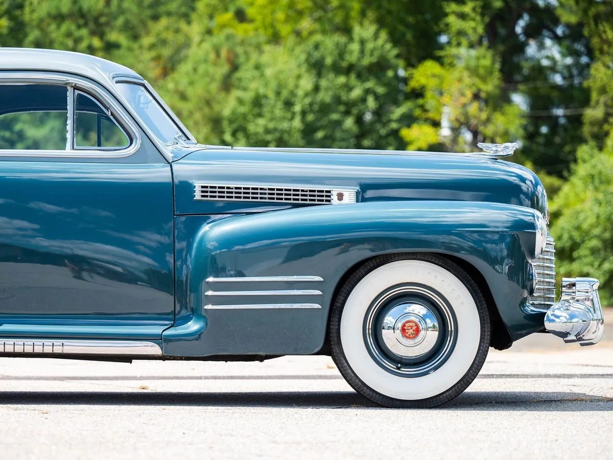 Cadillac-61-1941-Crystal-Blue-And-Oceano-Blue-Blue-3