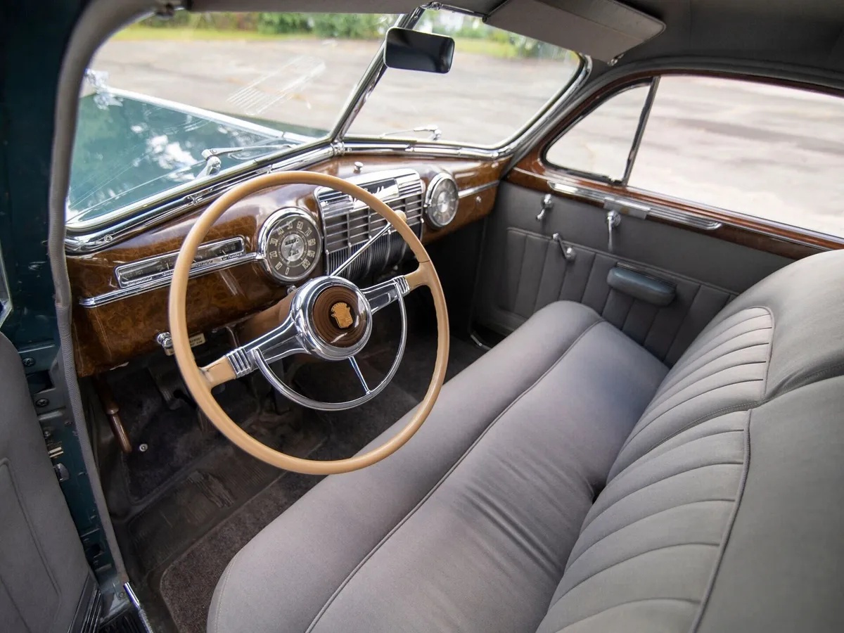 Cadillac-61-1941-Crystal-Blue-And-Oceano-Blue-Blue-9