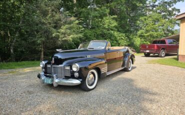 Cadillac-62-1941-Tuxedo-Black-Camel-Tan
