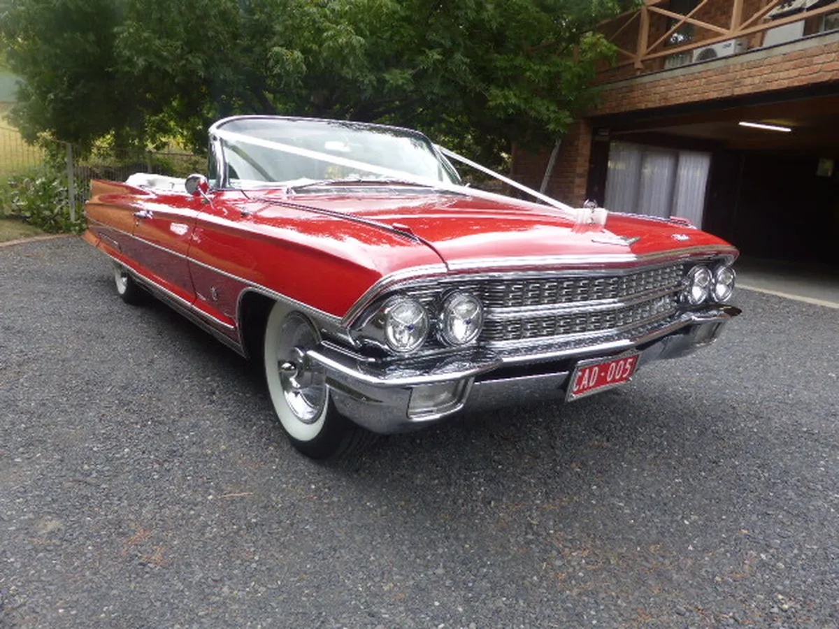 Cadillac-62-1962-Red-White-4