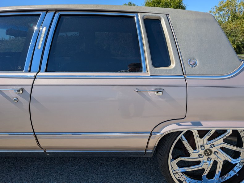 Cadillac-Brougham-1990-Light-Antelope-Metal-Beige-41