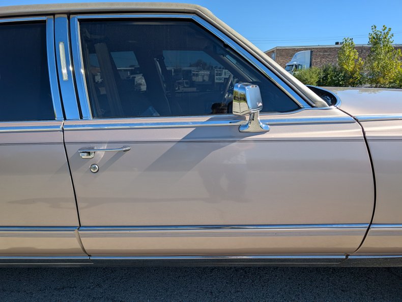 Cadillac-Brougham-1990-Light-Antelope-Metal-Beige-7