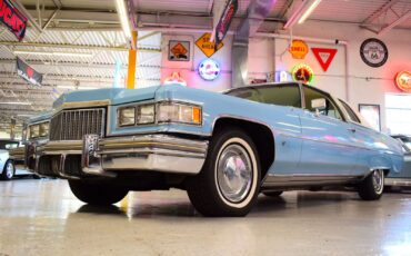 Cadillac-Coupe-DeVille-1975-14