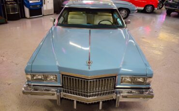 Cadillac-Coupe-DeVille-1975-16