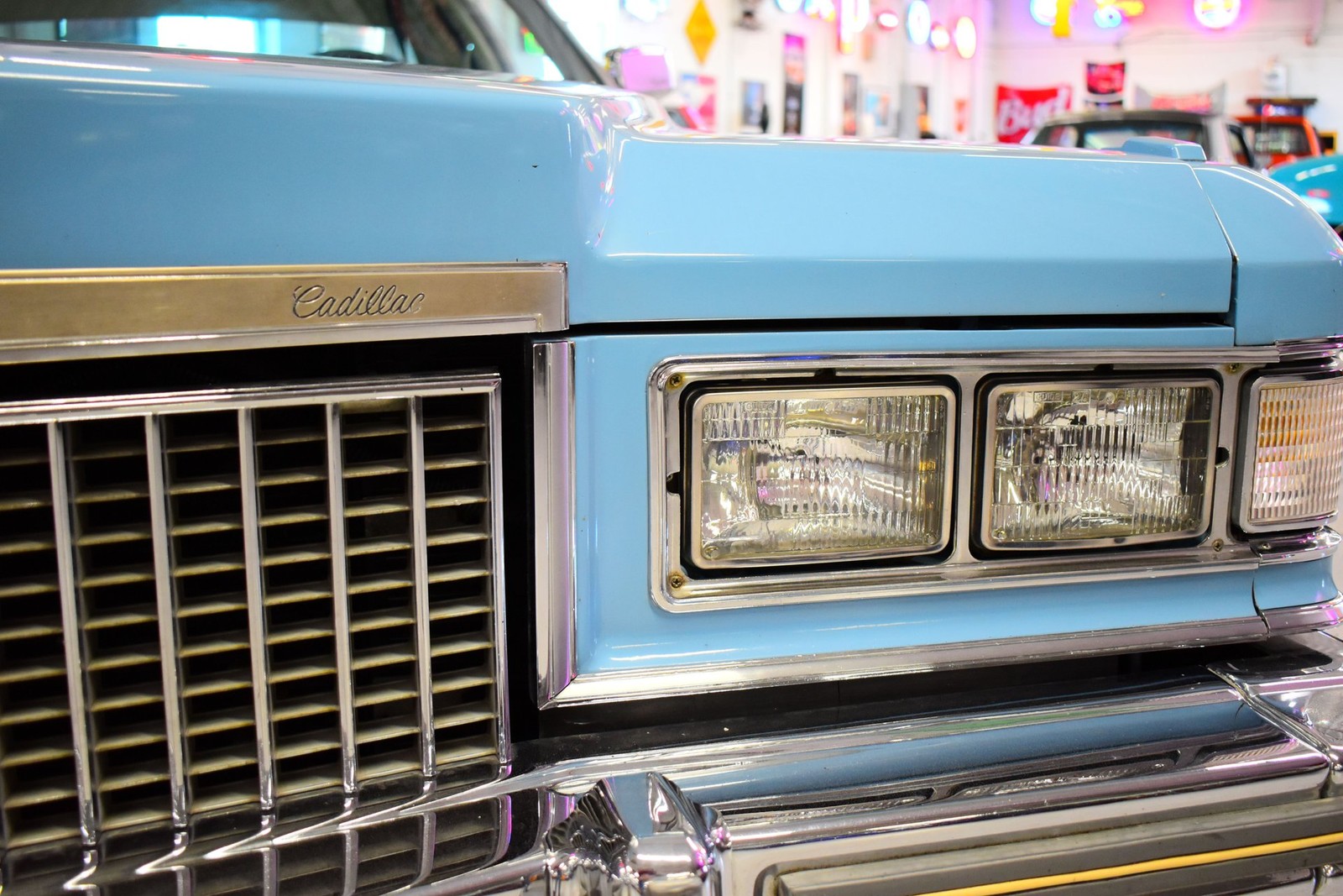 Cadillac-Coupe-DeVille-1975-18