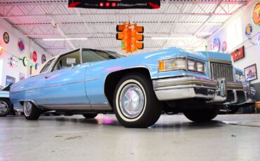 Cadillac-Coupe-DeVille-1975-2