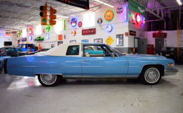 Cadillac-Coupe-DeVille-1975-3