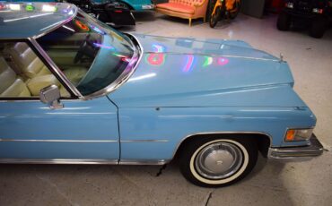 Cadillac-Coupe-DeVille-1975-4
