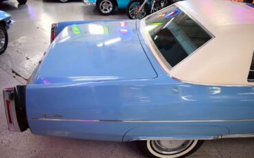 Cadillac-Coupe-DeVille-1975-6