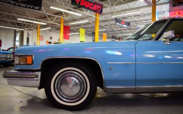 Cadillac-Coupe-DeVille-1975-9