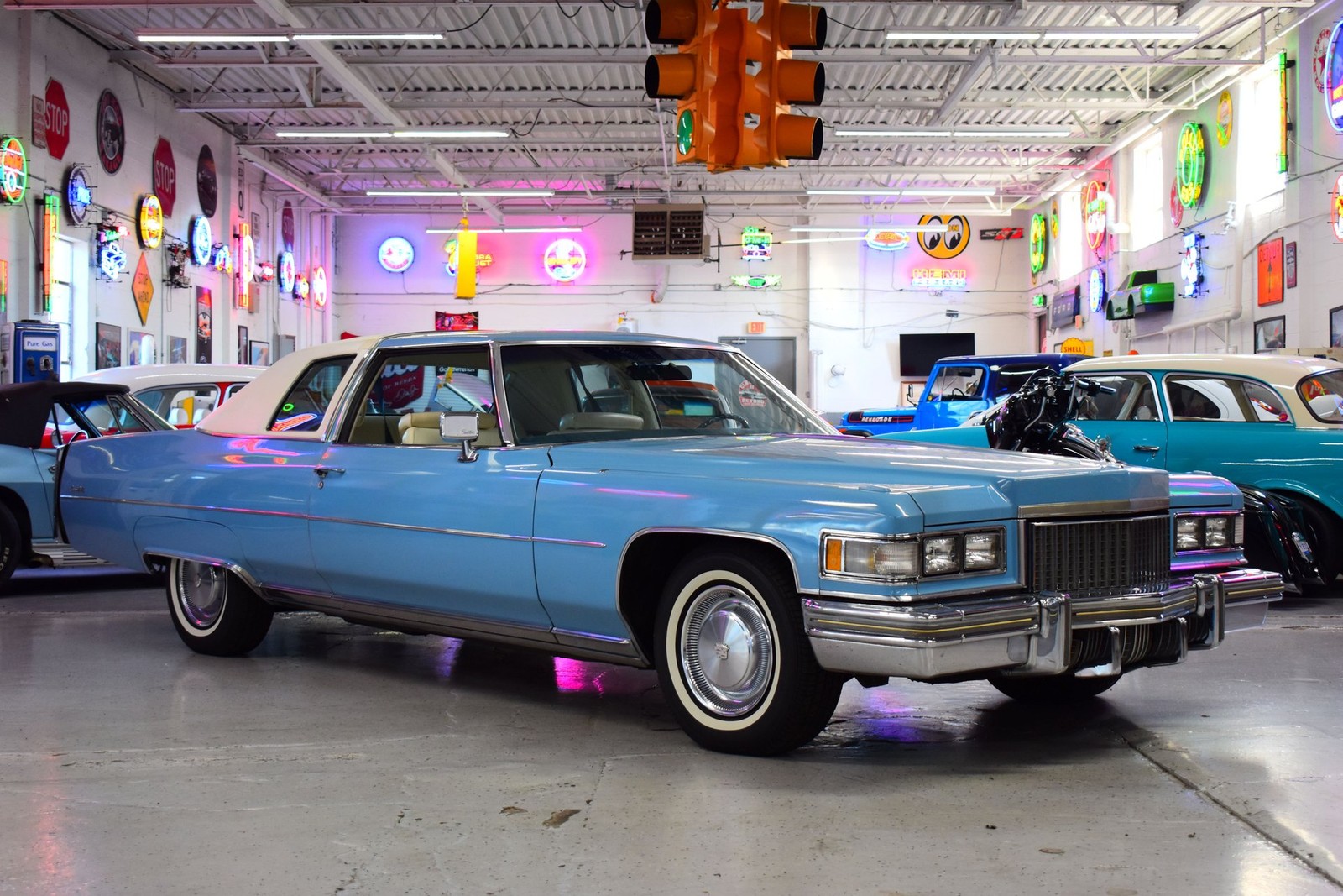 Cadillac Coupe DeVille 1975
