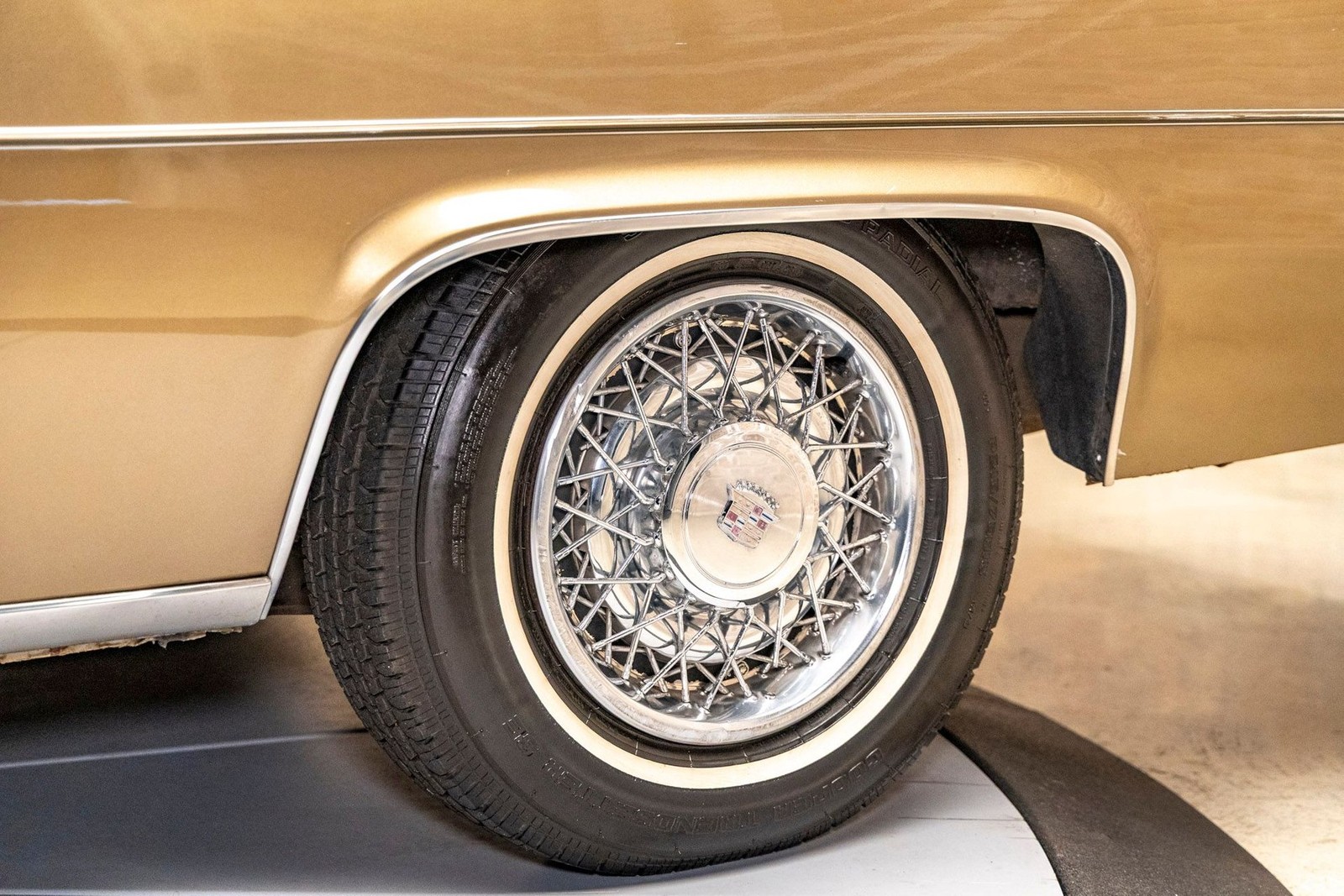 Cadillac-Coupe-DeVille-1979-Coupe-11
