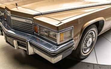 Cadillac-Coupe-DeVille-1979-Coupe-16