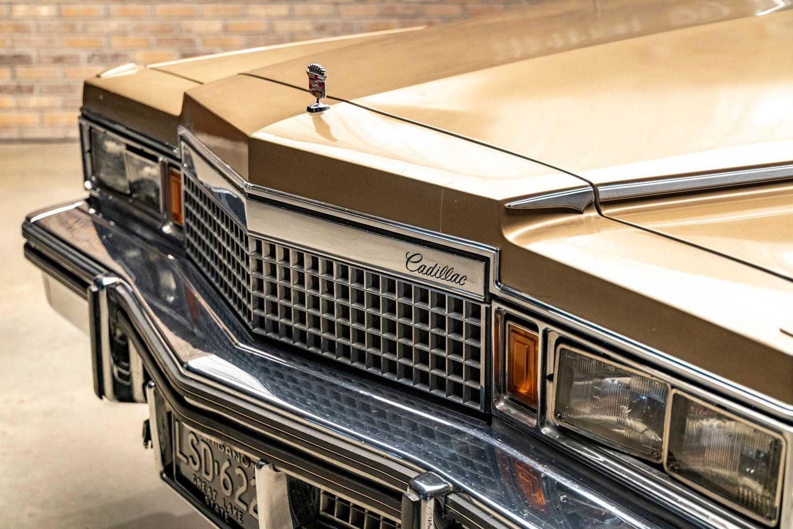 Cadillac-Coupe-DeVille-1979-Coupe-17