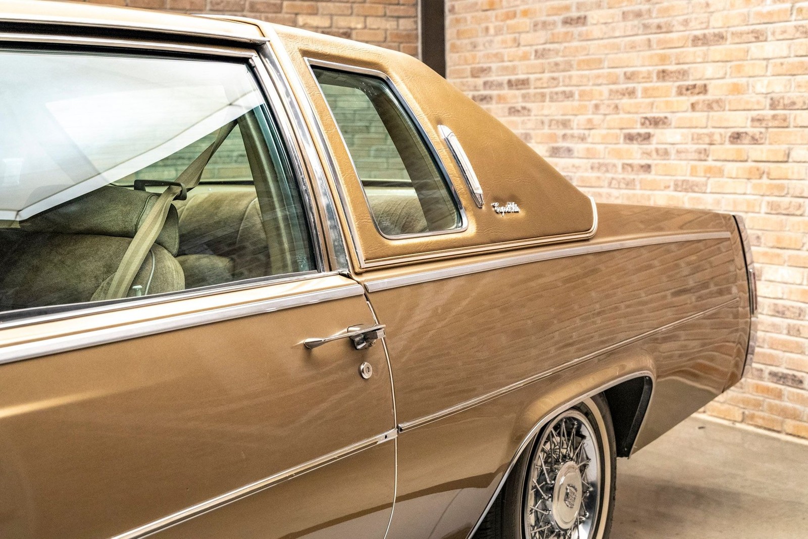 Cadillac-Coupe-DeVille-1979-Coupe-19