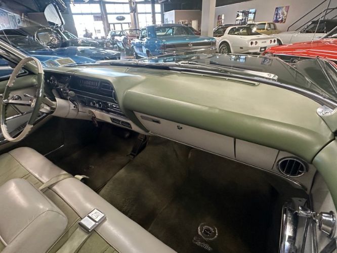 Cadillac-Coupe-deville-1964-Dark-Metallic-Green-Lime-Dorchester-Clot-20