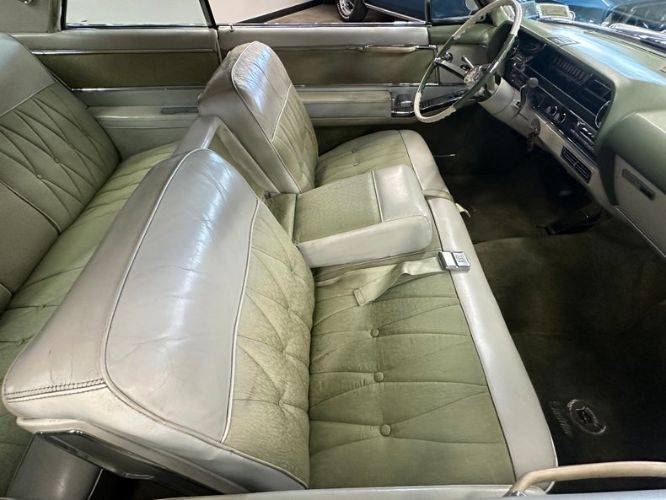 Cadillac-Coupe-deville-1964-Dark-Metallic-Green-Lime-Dorchester-Clot-21