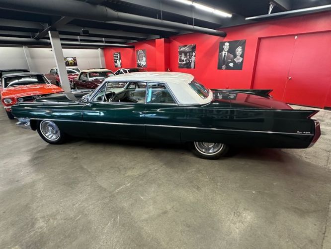 Cadillac-Coupe-deville-1964-Dark-Metallic-Green-Lime-Dorchester-Clot-28