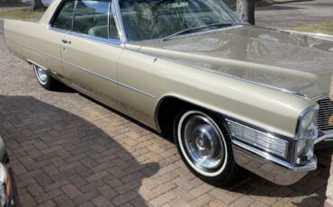 Cadillac-Coupe-deville-1965-Sierra-Gold-Metallic-Sandalwood