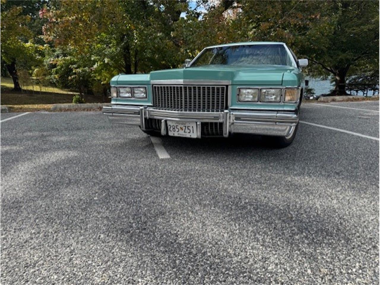 Cadillac-Coupe-deville-1975-Dunbarton-Green-Green-Plaid-1